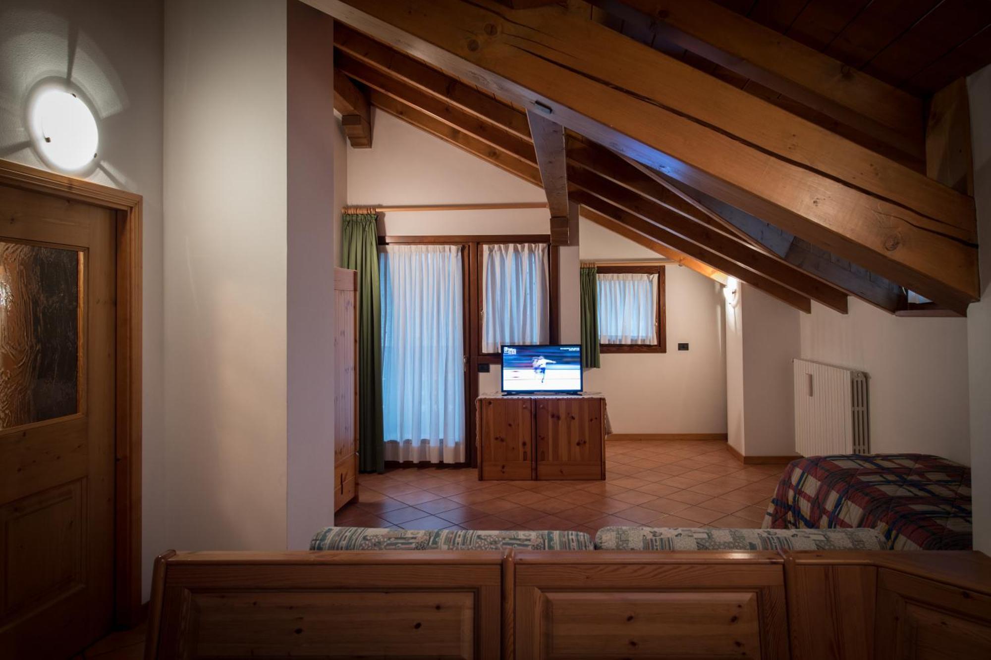 Casa Le Rondini Apartment วัลดิซอตโต ภายนอก รูปภาพ